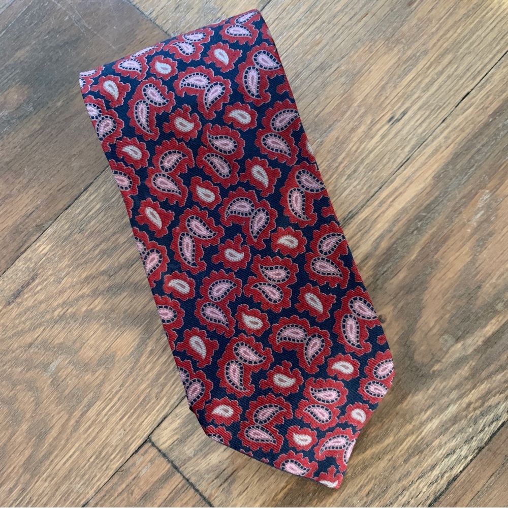 Bonwit Teller Red Paisley Silk Mens Neck Tie